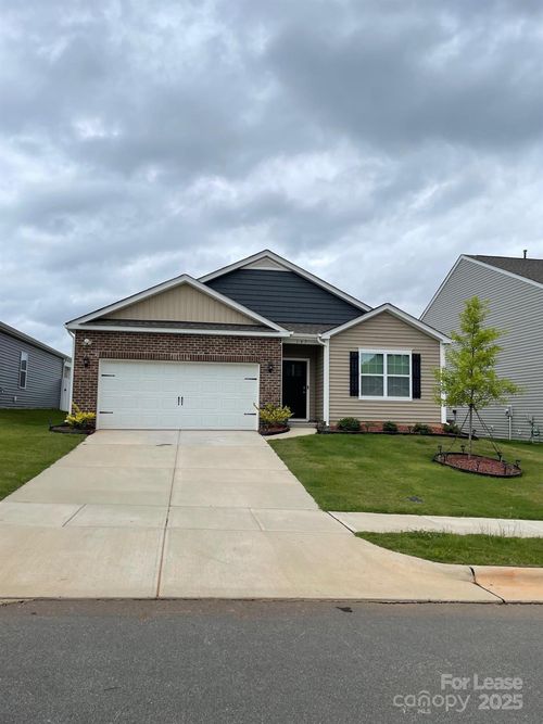 147 Old Home Rd, Statesville, NC, 28677-8748 | Card Image