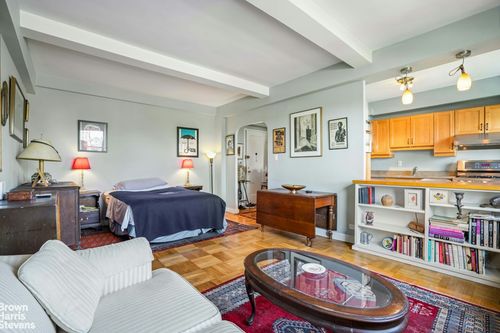 c12d-500 Grand St, New York, NY, 10002-4181 | Card Image