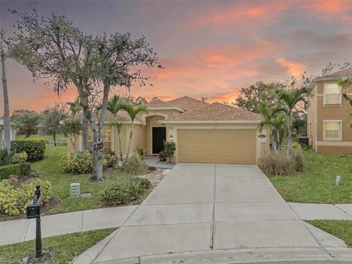 8423 Hollow Brook Cir, NAPLES, FL, 34119-9724 | Card Image