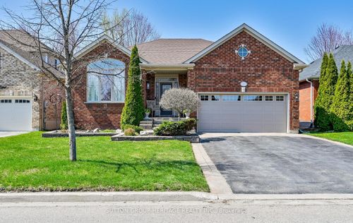 22 Ash Green Lane, Uxbridge, ON, L9P2A8 | Card Image