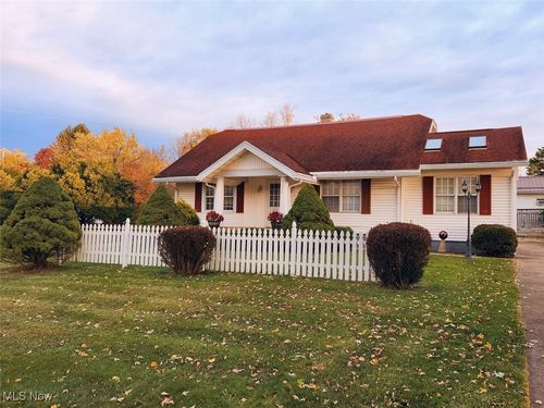 7547 Lincoln St Se, East Canton, OH, 44730-9564 | Card Image