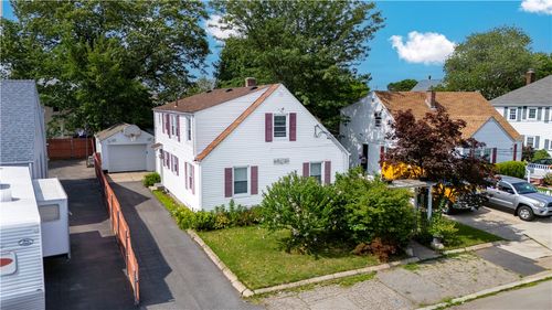 182 Norfolk Ave, Pawtucket, RI, 02861-2139 | Card Image