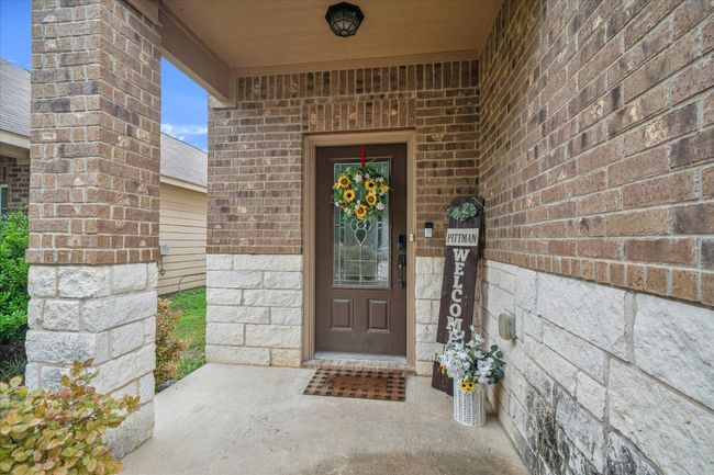 1664 Treeta Trl, House other with 4 bedrooms, 3 bathrooms and 2 parking in Kyle TX | Image 4