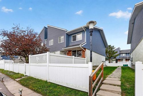 46-4769 Hubalta Rd Se, Calgary, AB, T2B2N9 | Card Image