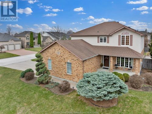 137 Seymour Cres, Windsor, ON, N8N4X9 | Card Image