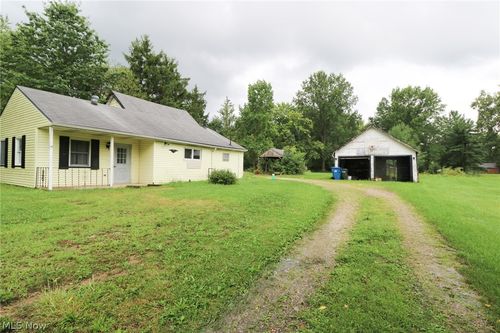 27305 Bagley Rd, Olmsted Twp, OH, 44138-1008 | Card Image