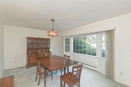 18 Shari Ln, East Northport, NY, 11731-4817 | Card Image