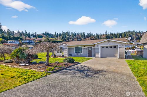 2227 Mariners Way, Oak Harbor, WA, 98277-8610 | Card Image