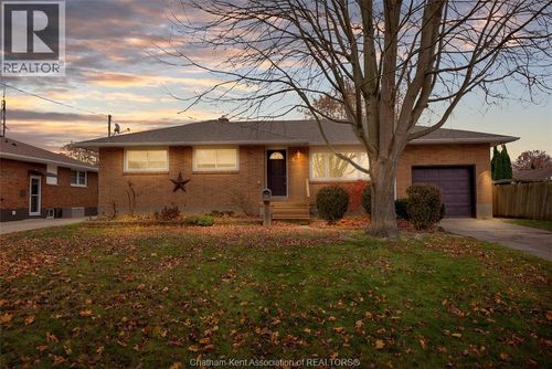 {{alt}} | Card Image