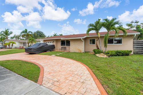 11311 Nw 23rd St, Pembroke Pines, FL, 33026-1402 | Card Image