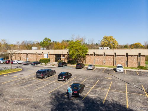 266-3500 Flushing Rd, Flint, MI, 48504-4235 | Card Image