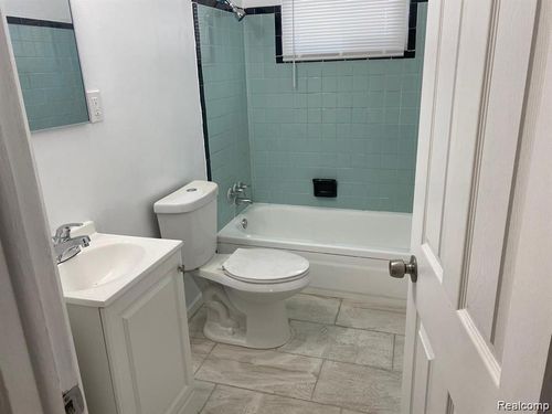 17888 Marx St, Detroit, MI, 48203-2418 | Card Image