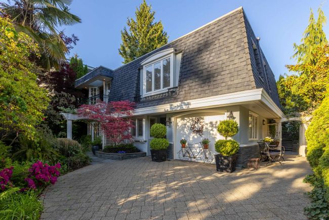 1330 Sinclair Street, House other with 4 bedrooms, 3 bathrooms and 3 parking in West Vancouver BC | Image 1