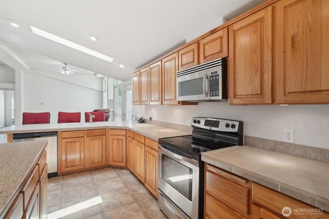 302 Oak St Sw, House other with 3 bedrooms, 2 bathrooms and 2 parking in Orting WA | Image 9