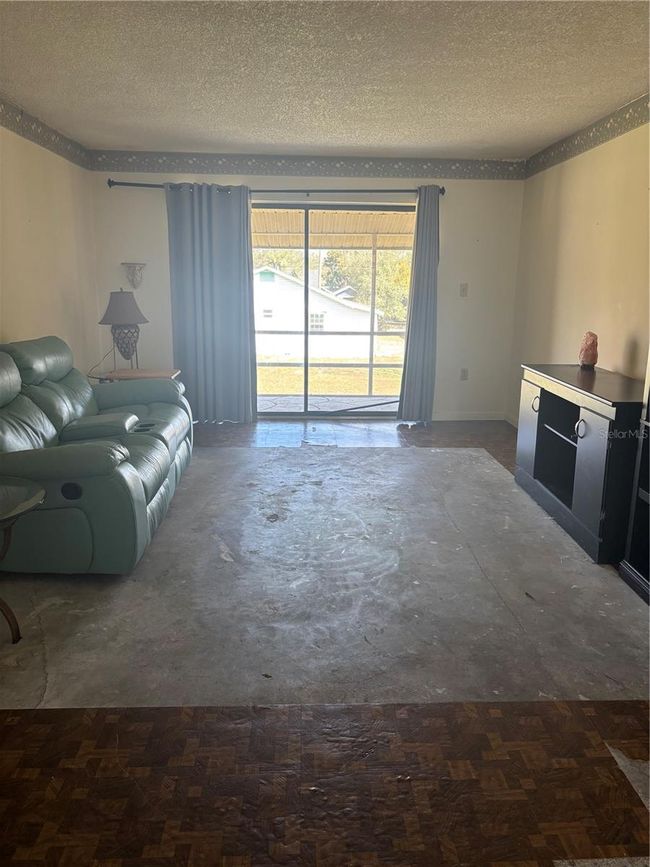 Living Room | Image 9