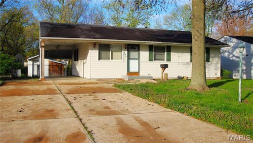 740 Tyson Dr, Florissant, MO, 63031-4018 | Card Image