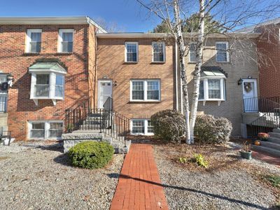 49 Derryfield Court, Townhouse with 3 bedrooms, 1 bathrooms and null parking in Manchester NH | Image 1