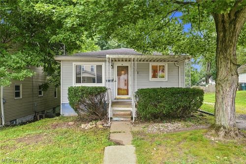 71 23rd Street Nw, Barberton, OH, 44203 | Card Image