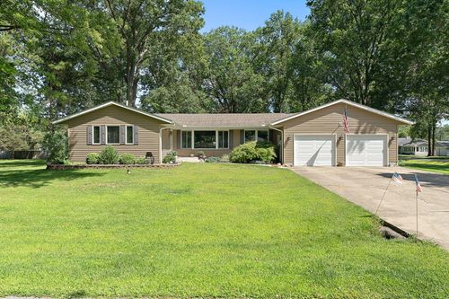 2382 Dakota St, Chesterton, IN, 46304 | Card Image