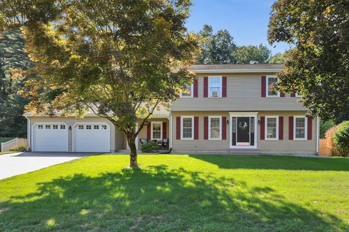 5 Patricia Cir, Enfield, CT, 06082-5781 | Card Image