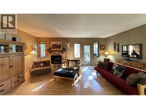 17-7985 Radium Golf Course Rd, Radium Hot Springs, BC, V0A1M0 | Card Image