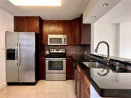 apt-706-20500 W Country Club Dr, Aventura, FL, 33180-1620 | Card Image