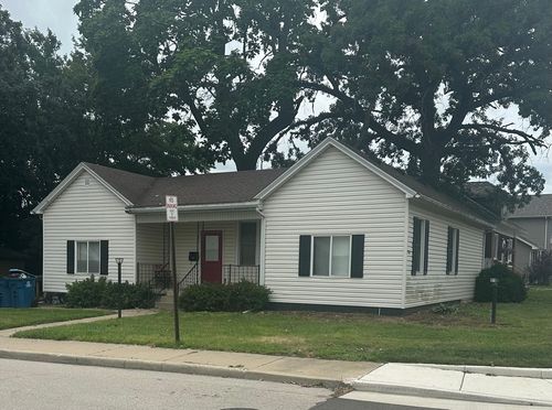 2302 4th St, Peru, IL, 61354-3215 | Card Image