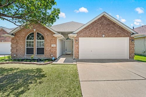 9012 River Trails Blvd, Fort Worth, TX, 76118-7711 | Card Image
