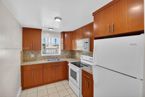 apt-3c-500 Ne 26th St, Miami, FL, 33137-5201 | Card Image