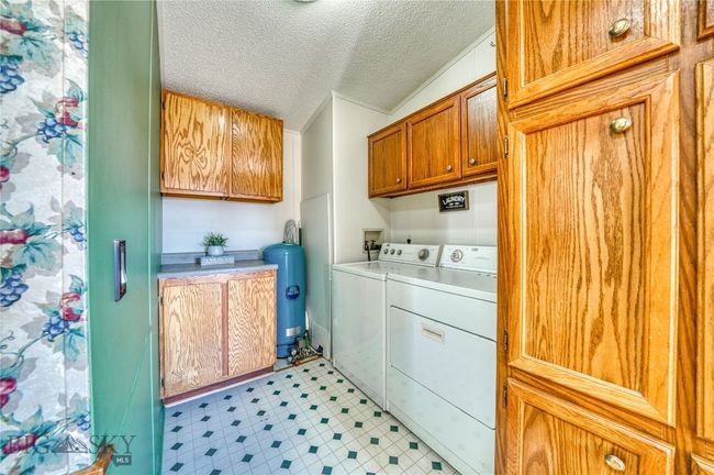 Laundry / rear entry | Image 21