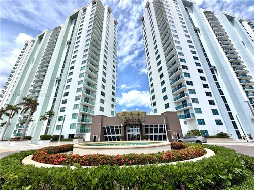 th4n-2641 N Flamingo Rd, Plantation, FL, 33323-1735 | Card Image