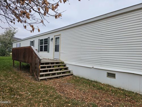 2600 University Ave, Williston, ND, 58801-3065 | Card Image