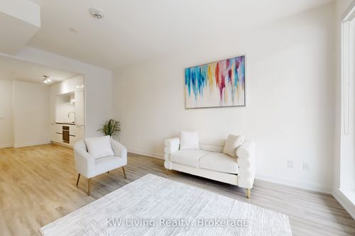 212-6 David Eyer Rd, Richmond Hill, ON, L4S0N5 | Card Image