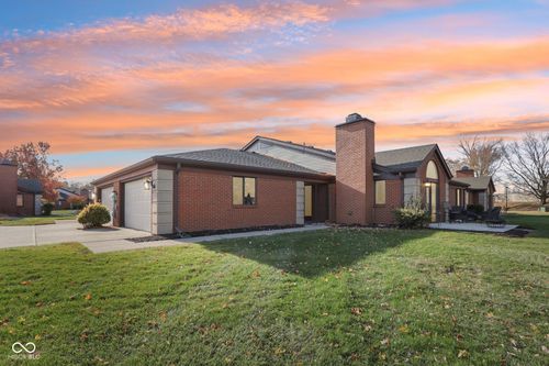 9364 Oak Run East Dr, Indianapolis, IN, 46260-5105 | Card Image