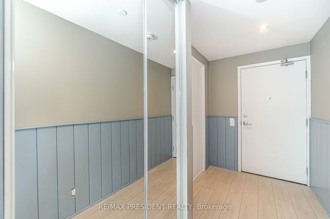 5702 - 5 Buttermill Ave, Condo with 3 bedrooms, 2 bathrooms and 1 parking in Vaughan ON | Image 23