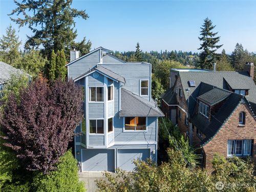 7044 18th Avenue Ne, Seattle, WA, 98115 | Card Image