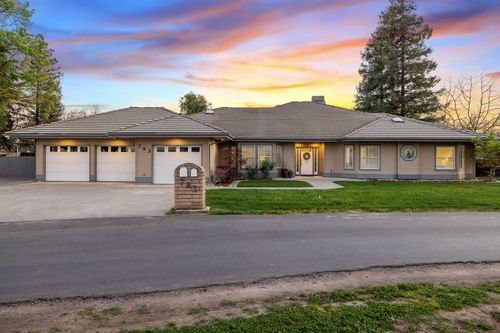 703 N Shirk Road, Visalia, CA, 93291 | Card Image