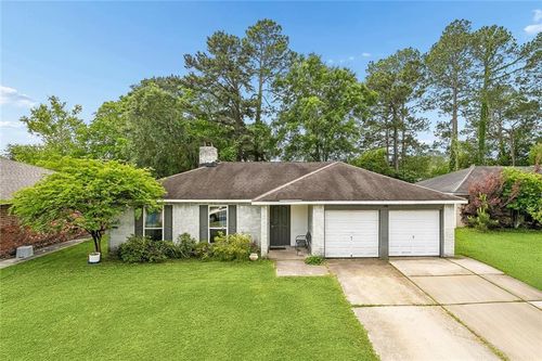 109 Castle Dr, Slidell, LA, 70458-1011 | Card Image