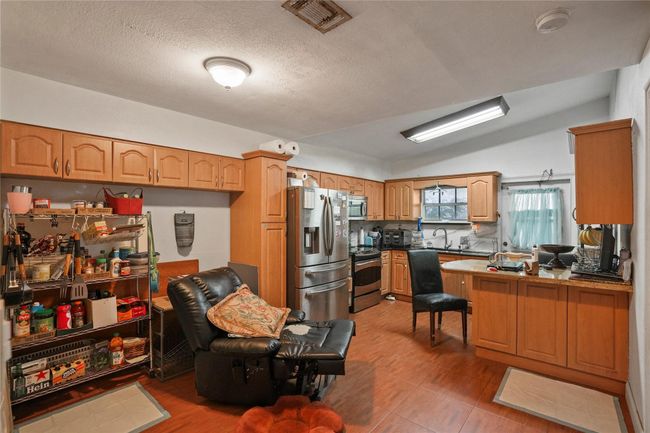 2846 W 75 Th Ter, House other with 3 bedrooms, 2 bathrooms and null parking in Hialeah FL | Image 15