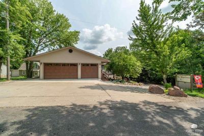 284 W Flint Hills Dr, House other with 8 bedrooms, 6 bathrooms and null parking in Alma KS | Image 2