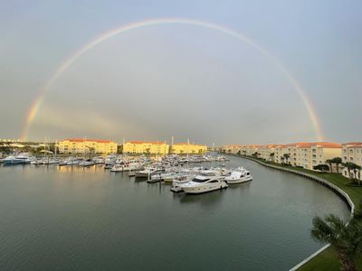 PH02 - 13 Harbour Isle Drive W, Condo with 2 bedrooms, 2 bathrooms and null parking in Fort Pierce FL | Image 1