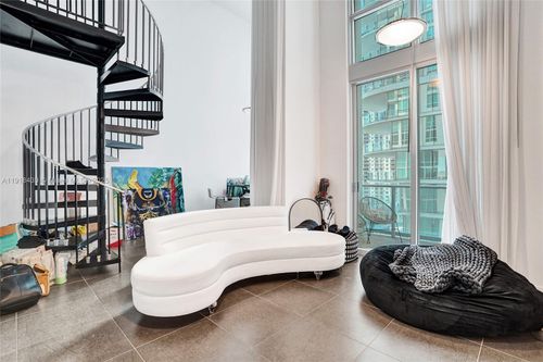 apt-1206-300 S Biscayne Blvd, Miami, FL, 33131-5362 | Card Image