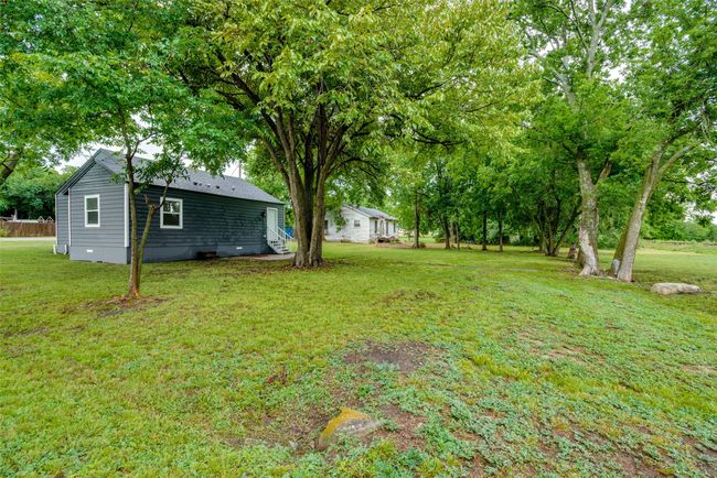307 Commerce St W, House other with 2 bedrooms, 1 bathrooms and null parking in Honey Grove TX | Image 22
