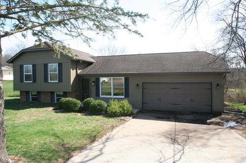 801 Heritage Dr, Mackinaw, IL, 61755-8832 | Card Image