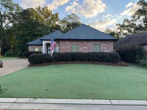 148 W Pinebrook Dr, Brandon, MS, 39047-7818 | Card Image