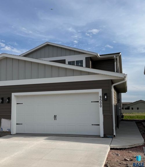 9500 W Tunis Dr Drive, Sioux Falls, SD, 57106 | Card Image