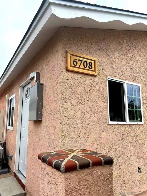 6708 Barnhurst Dr, San Diego, CA, 92117-4207 | Card Image