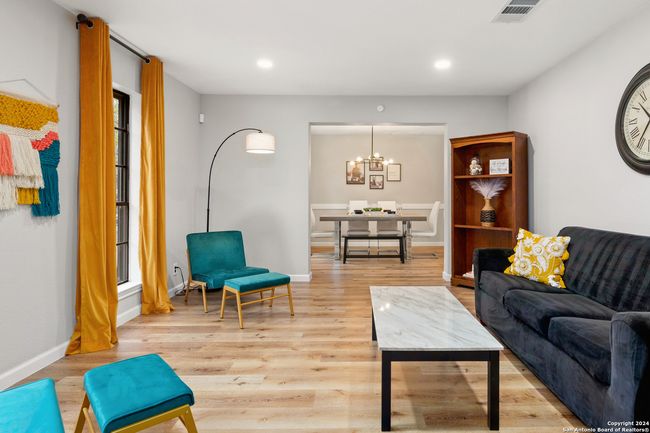 2607 Whisper Dove St, House other with 5 bedrooms, 4 bathrooms and null parking in San Antonio TX | Image 10