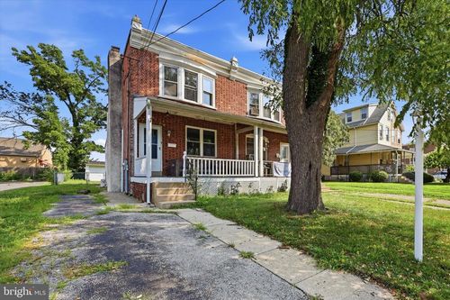 6 N Wells Ave, GLENOLDEN, PA, 19036-1304 | Card Image