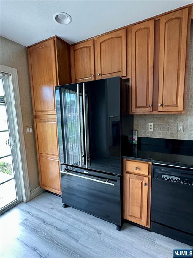35 Magnolia Way, House attached with 3 bedrooms, 3 bathrooms and null parking in North Haledon NJ | Image 16